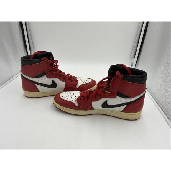 Size 10.5 - Jordan 1 Retro High Chicago 1994 - Picture 7 of 8